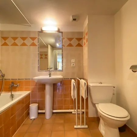 04b5 Beautiful In A Mas Provencal - Pool * Brunet